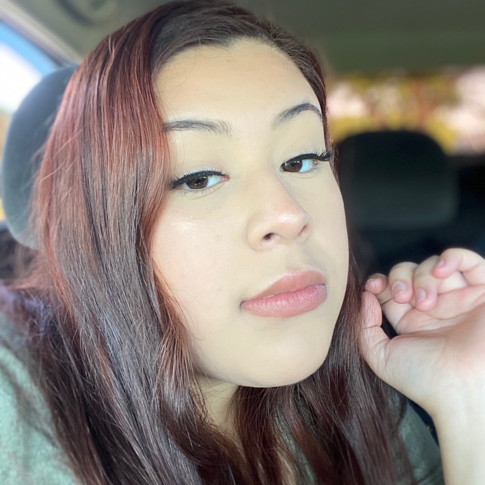 Meet your Posher, Alejandra